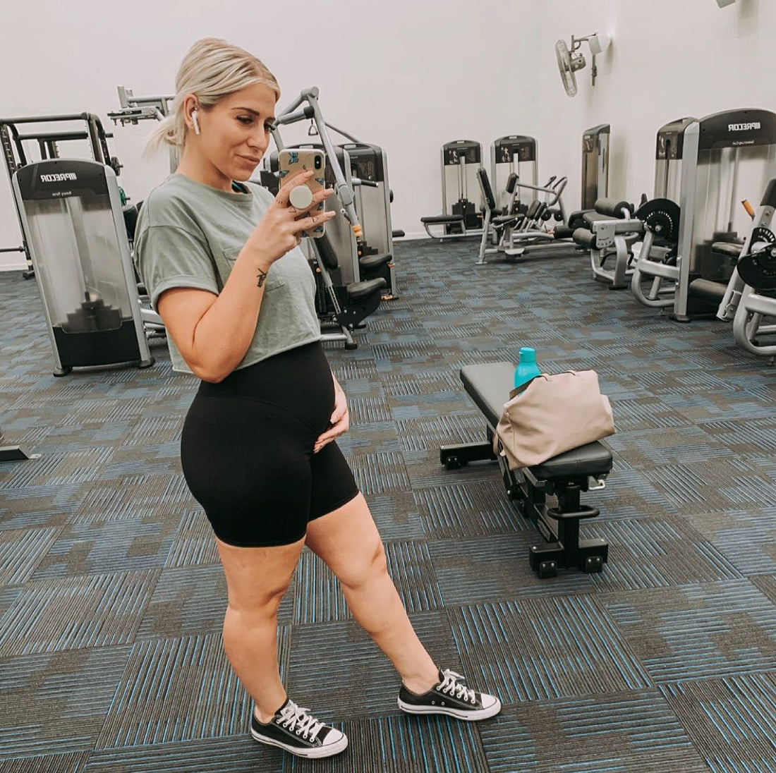 When your leggings deserve their own fan club