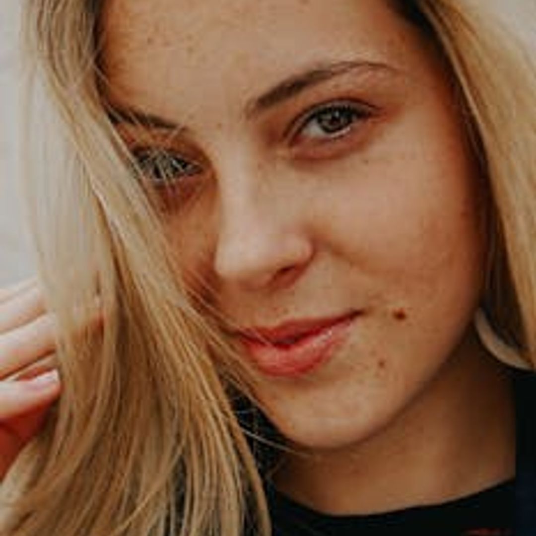 How to Reignite Deep Connections with Your Girlfriends After a Busy Season